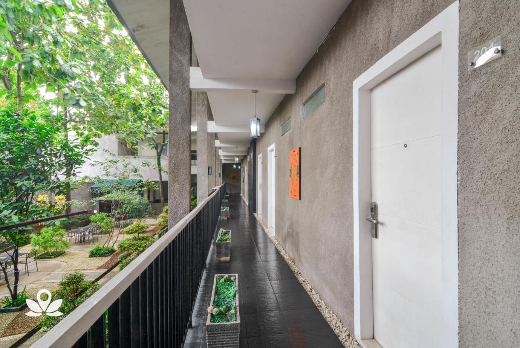 Dijual Ruang Usaha Ex Hotel, Ruang Training + Cafe, di Pondok Aren, Tangerang Selatan