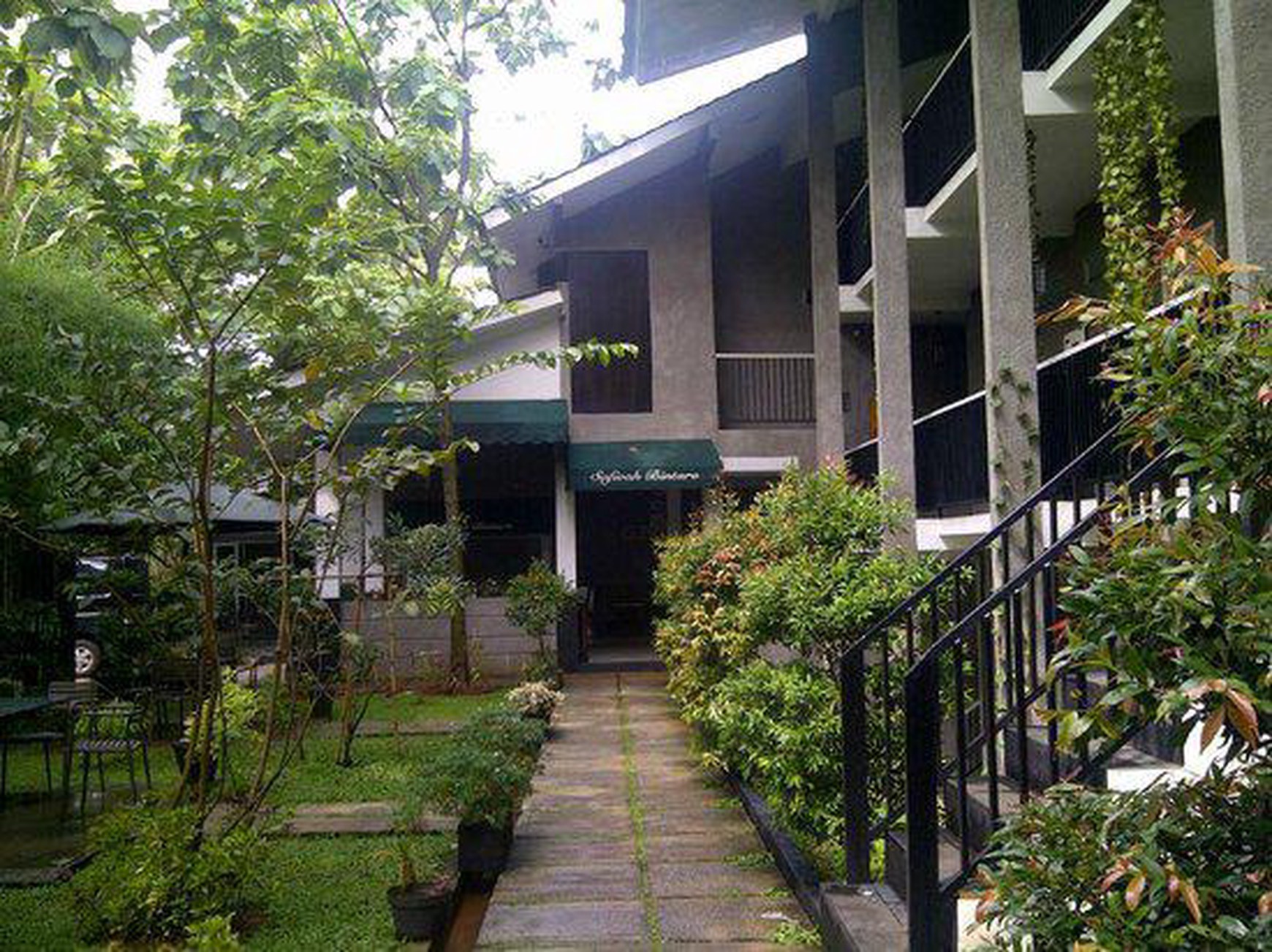 Dijual Ruang Usaha Ex Hotel, Ruang Training + Cafe, di Pondok Aren, Tangerang Selatan