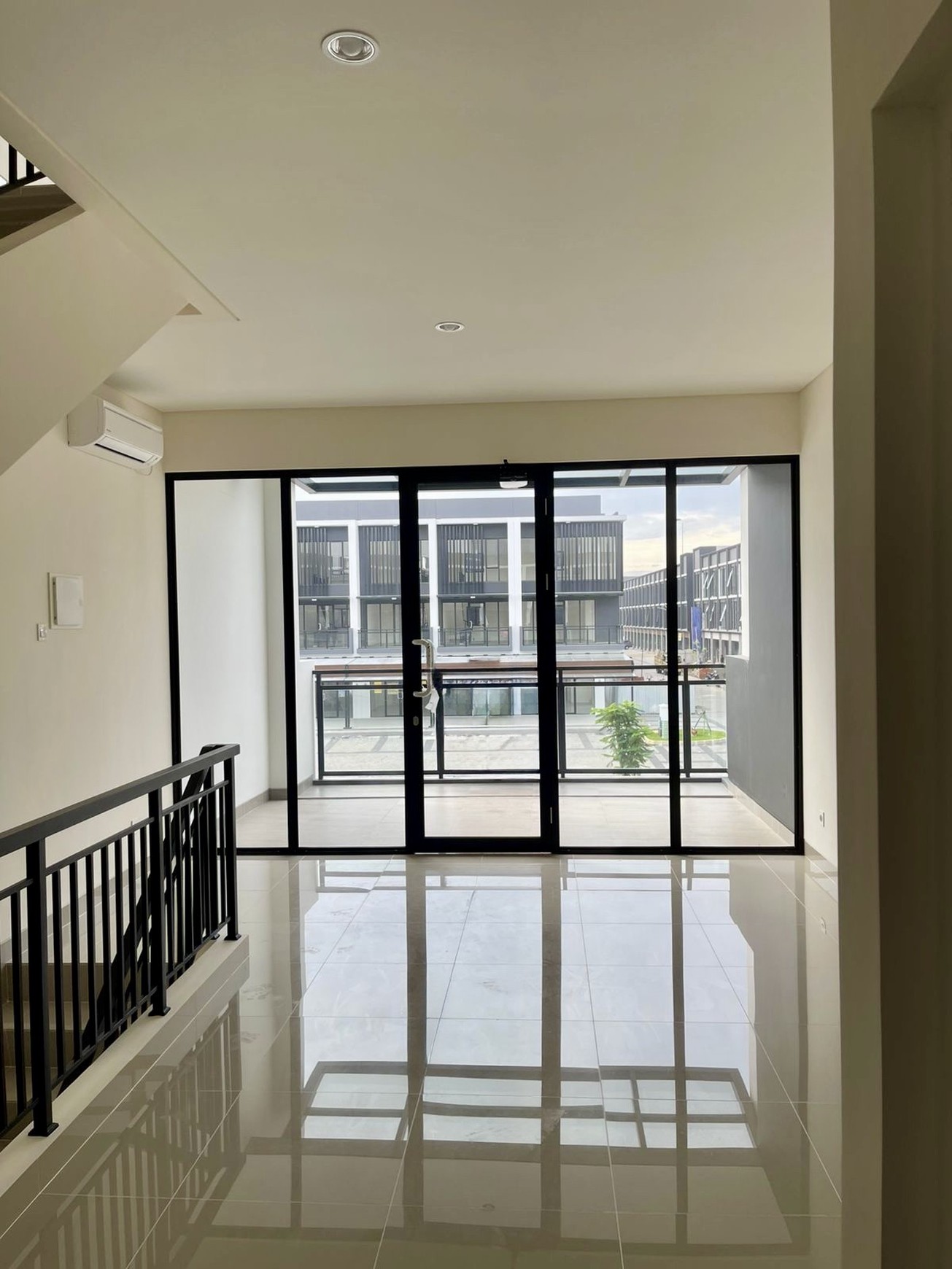 Dijual Ruko Hampton Promenade Gading Serpong