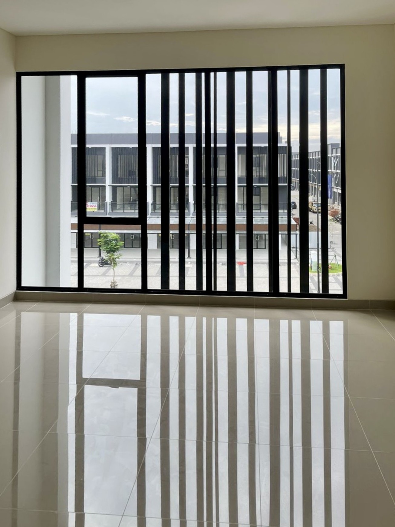 Dijual Ruko Hampton Promenade Gading Serpong