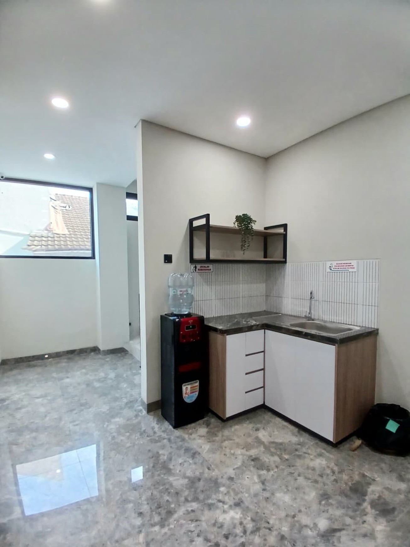 Investasi Rumah kost Furnish 25 Kamar Tidur Lokasi Pandega Dekat Kampus UGM Caturtunggal Depok Sleman