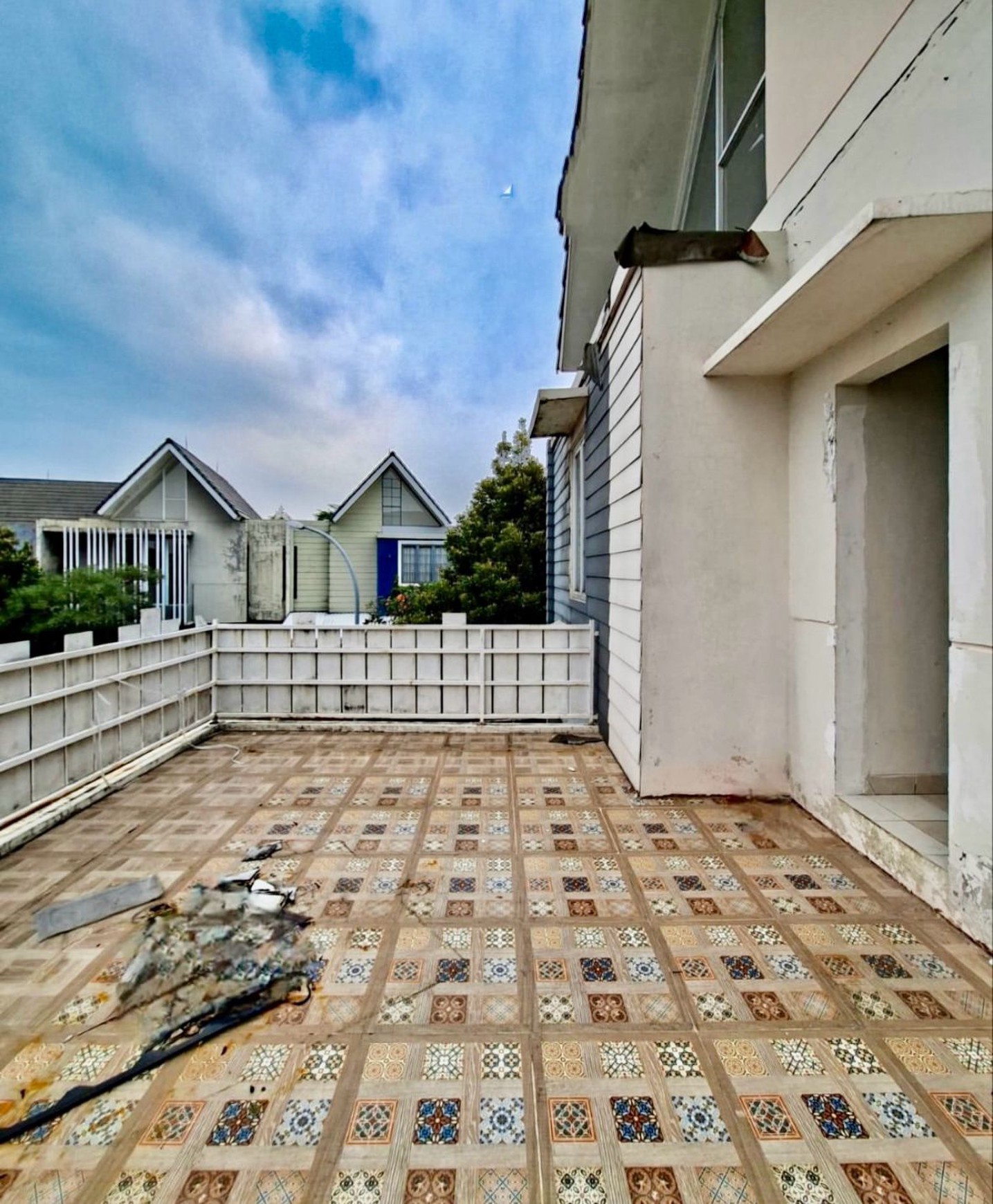 Rumah Hook Siap Huni dan Hunian Nyaman @Discovery Eola, Bintaro