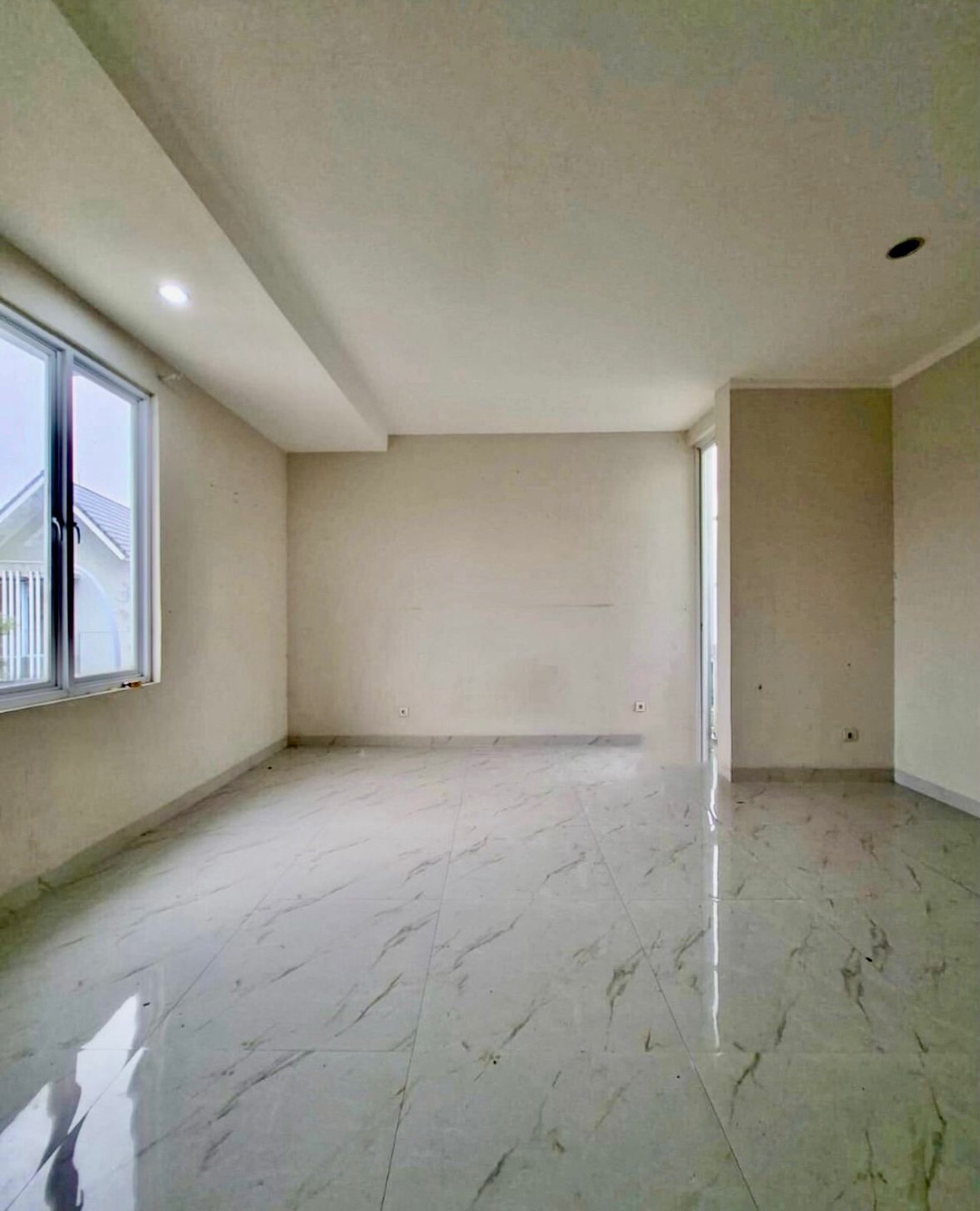Rumah Hook Siap Huni dan Hunian Nyaman @Discovery Eola, Bintaro