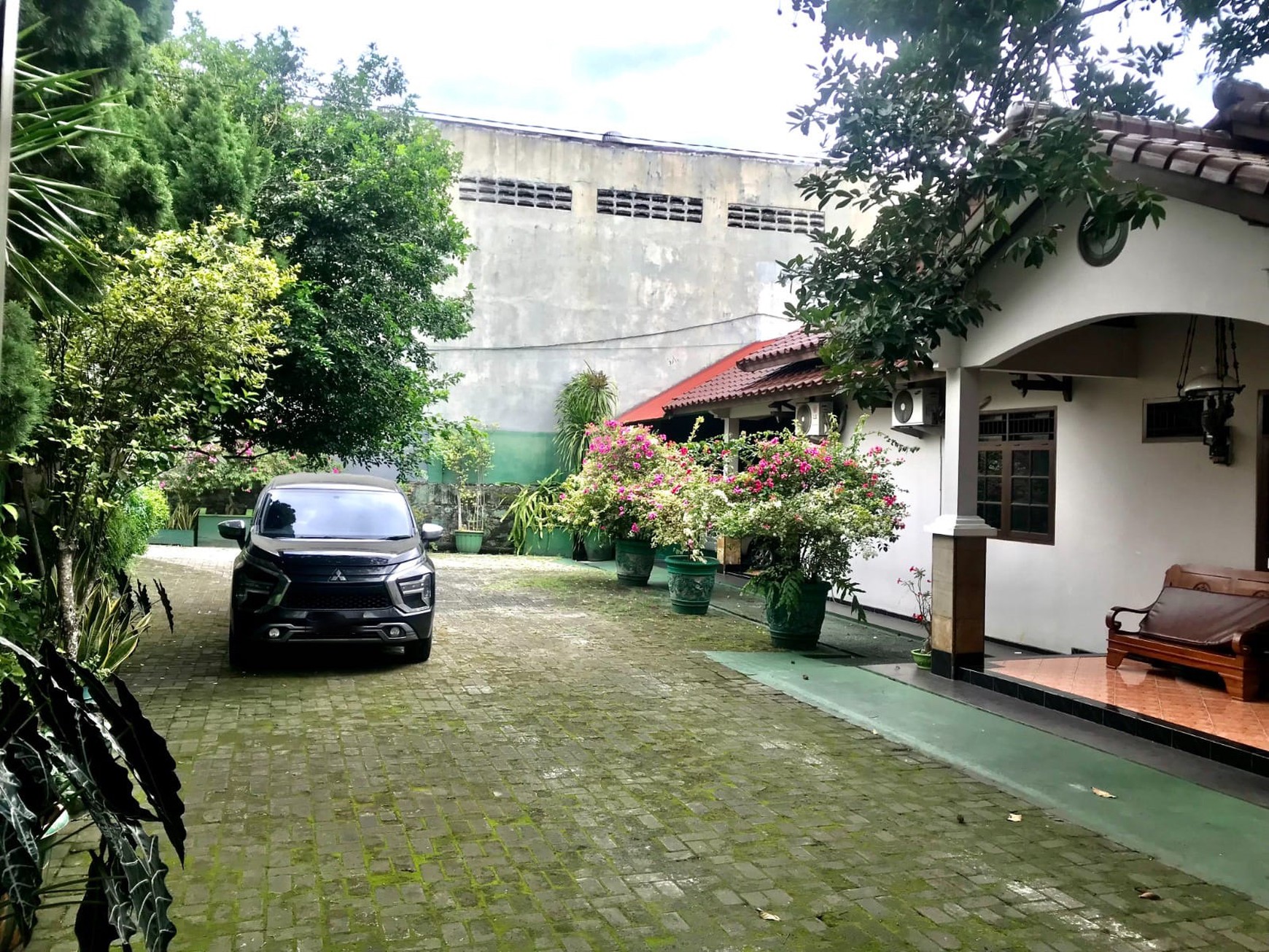 Rumah Siap Huni di Pondok Aren dengan Luas Tanah 1000 m2 dan Bangunun 400 m2