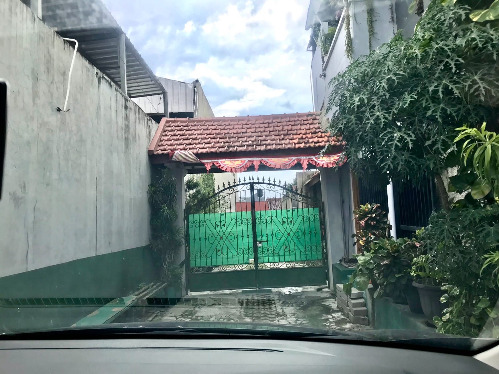 Rumah Siap Huni di Pondok Aren dengan Luas Tanah 1000 m2 dan Bangunun 400 m2