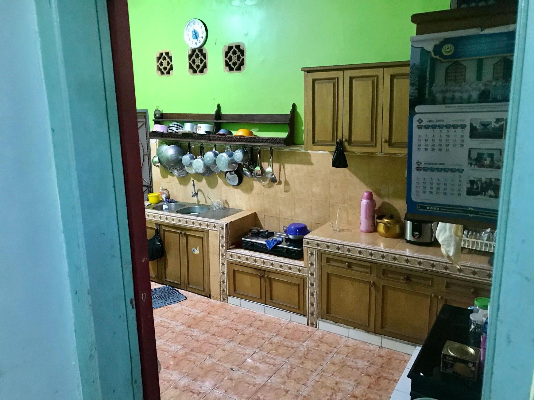 Rumah Siap Huni di Pondok Aren dengan Luas Tanah 1000 m2 dan Bangunun 400 m2