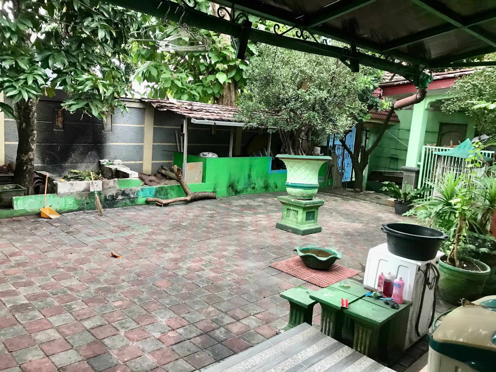 Rumah Siap Huni di Pondok Aren dengan Luas Tanah 1000 m2 dan Bangunun 400 m2