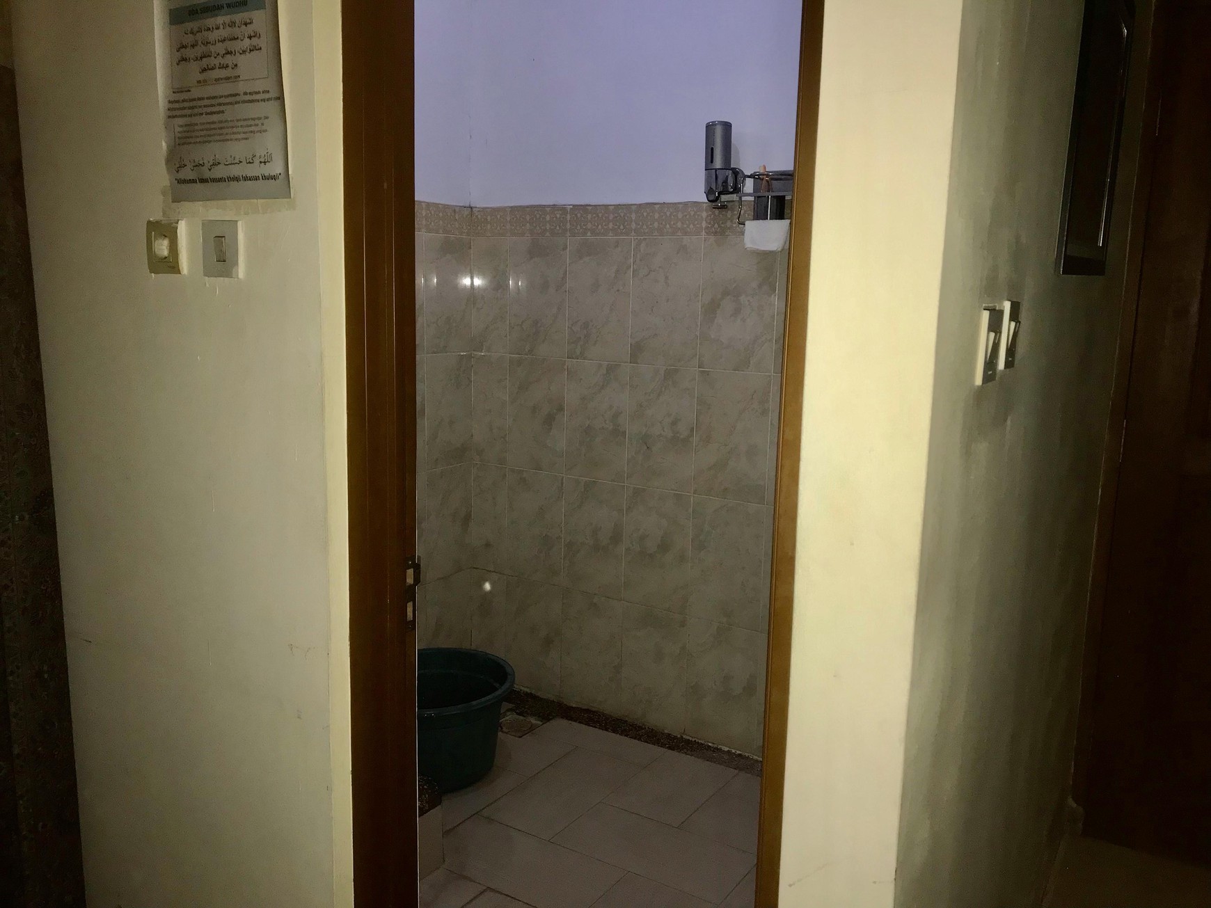 Rumah Siap Huni di Pondok Aren dengan Luas Tanah 1000 m2 dan Bangunun 400 m2