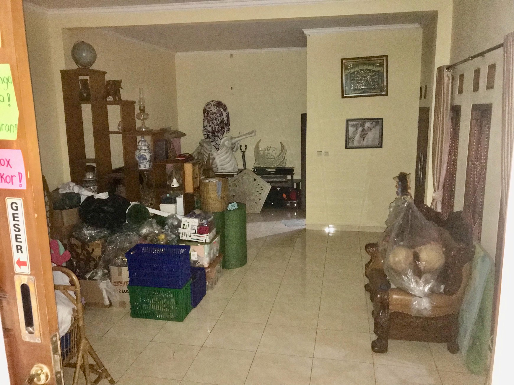 Rumah Siap Huni di Pondok Aren dengan Luas Tanah 1000 m2 dan Bangunun 400 m2
