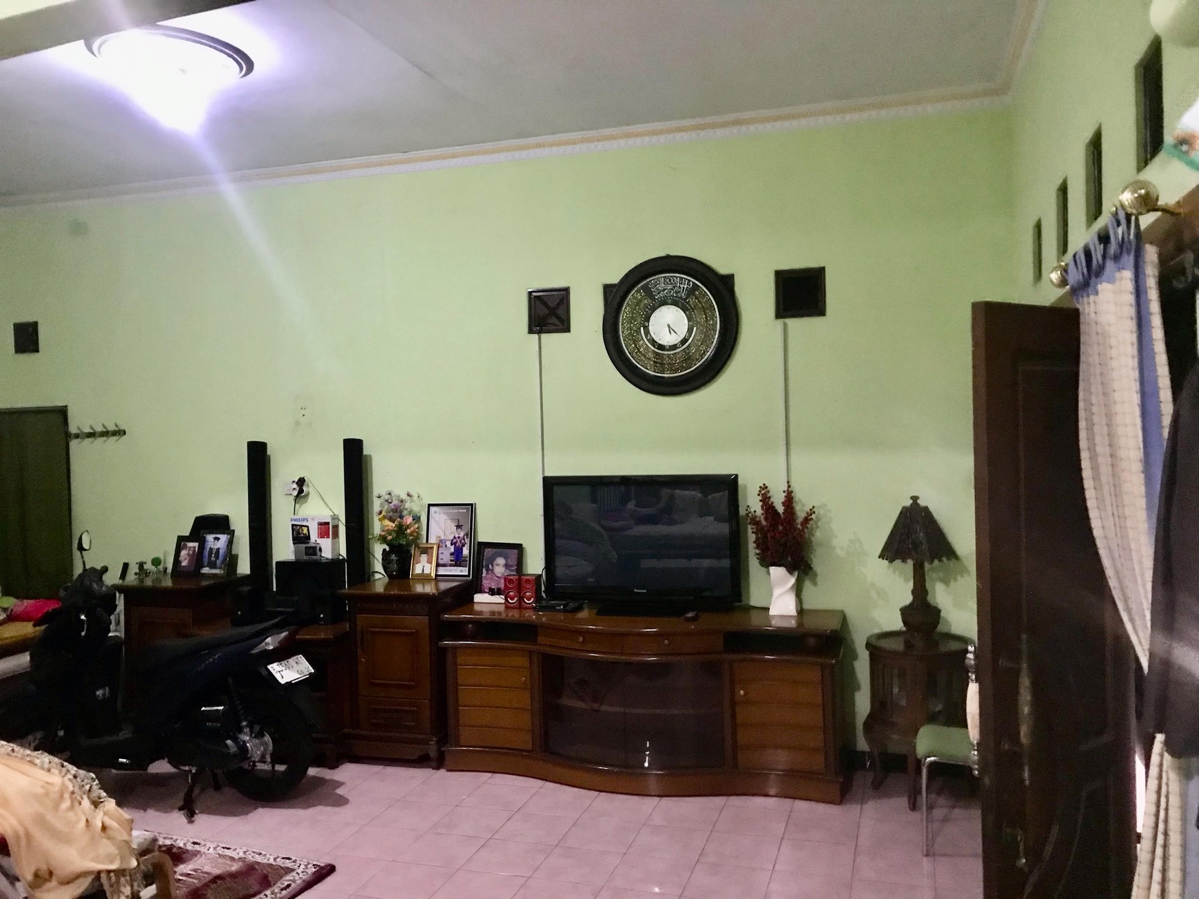 Rumah Siap Huni di Pondok Aren dengan Luas Tanah 1000 m2 dan Bangunun 400 m2
