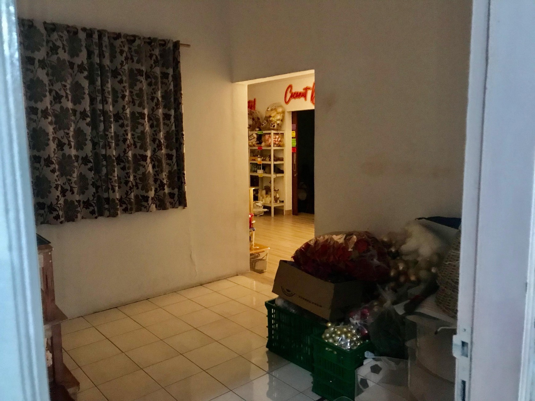 Rumah Siap Huni di Pondok Aren dengan Luas Tanah 1000 m2 dan Bangunun 400 m2