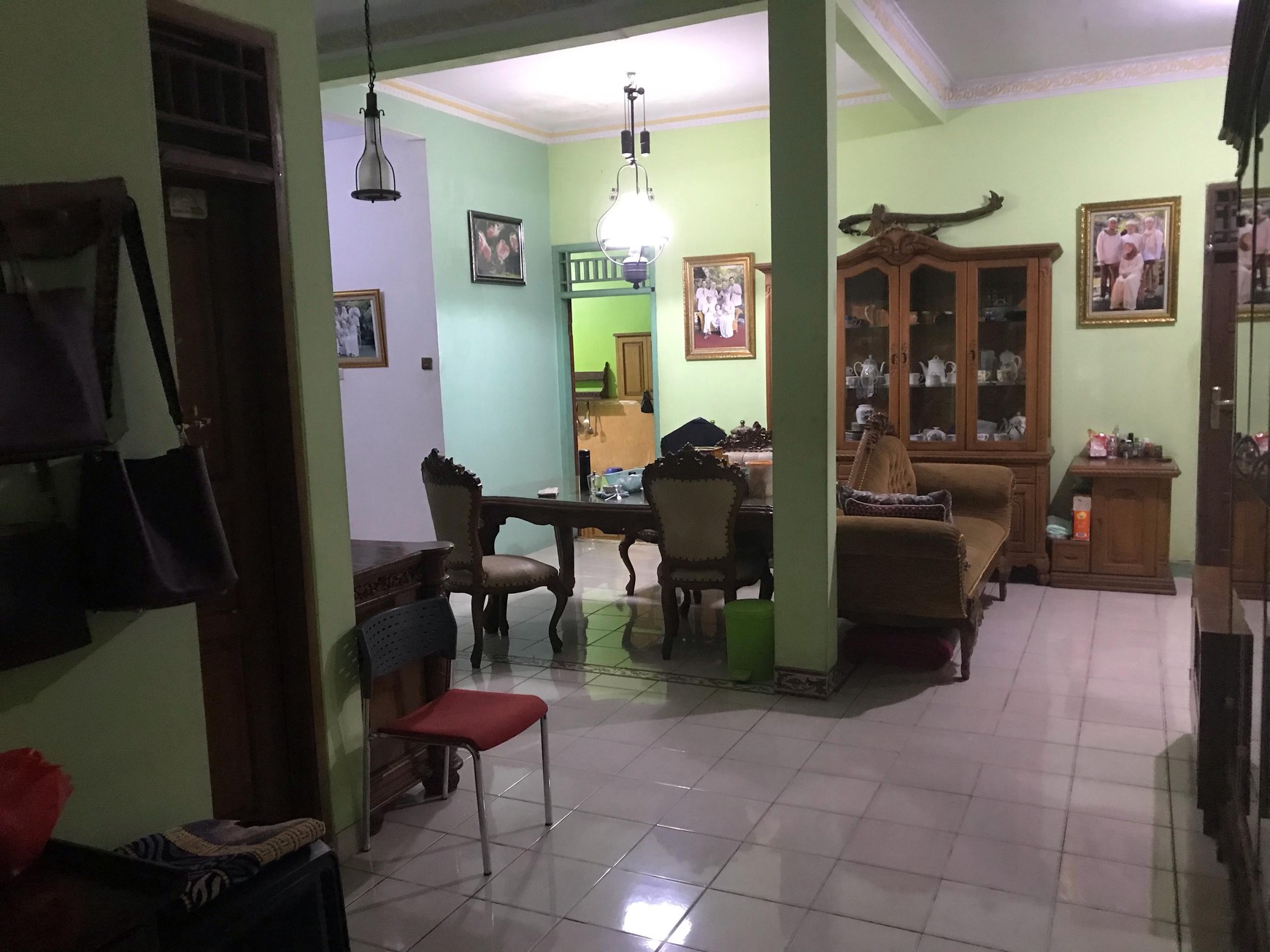 Rumah Siap Huni di Pondok Aren dengan Luas Tanah 1000 m2 dan Bangunun 400 m2