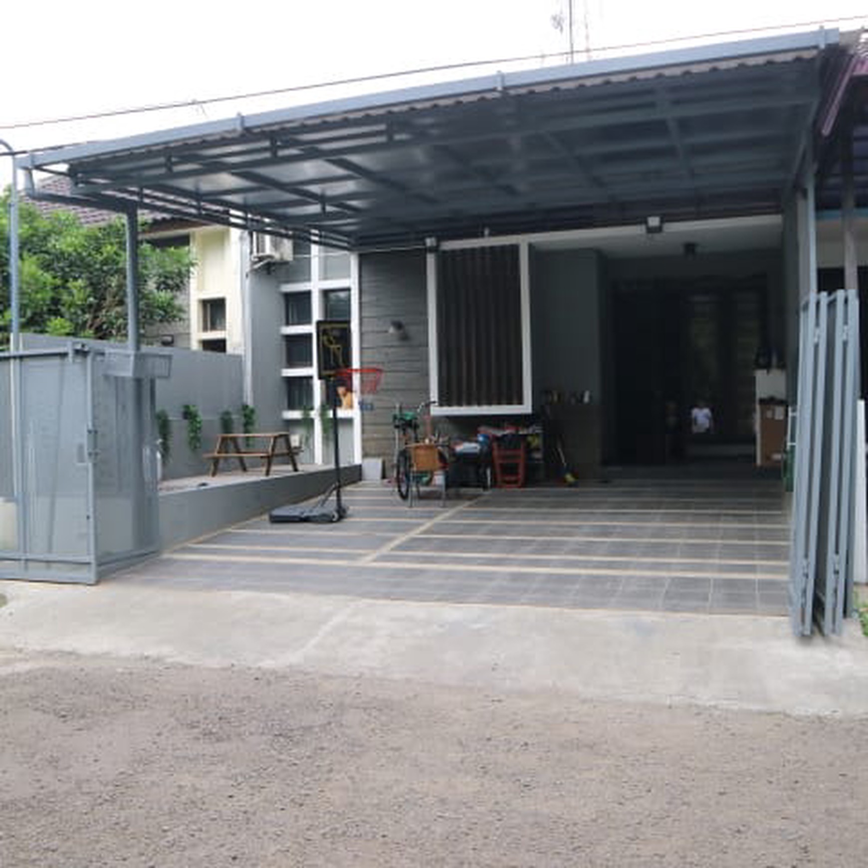 Rumah Cantik di Komplek Batununggal Indah, Bandung
