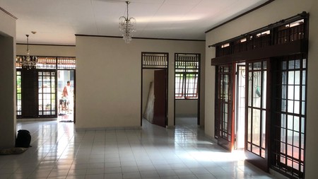 Rumah Siap Huni dengan KT 4+2 KM 2+1 Hunian Nyaman dan Asri di Ciputat