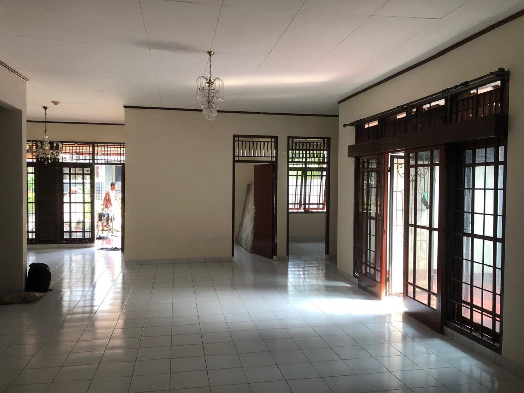Rumah Siap Huni dengan KT 4+2 KM 2+1 Hunian Nyaman dan Asri di Ciputat