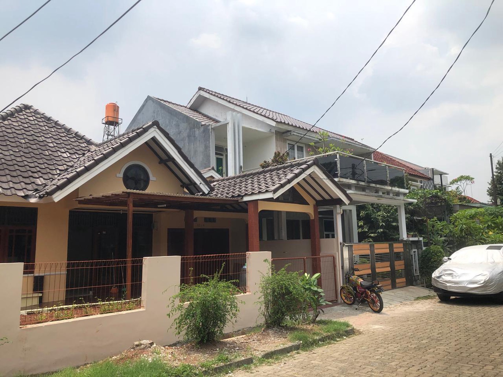 Rumah Siap Huni dengan KT 4+2 KM 2+1 Hunian Nyaman dan Asri di Ciputat