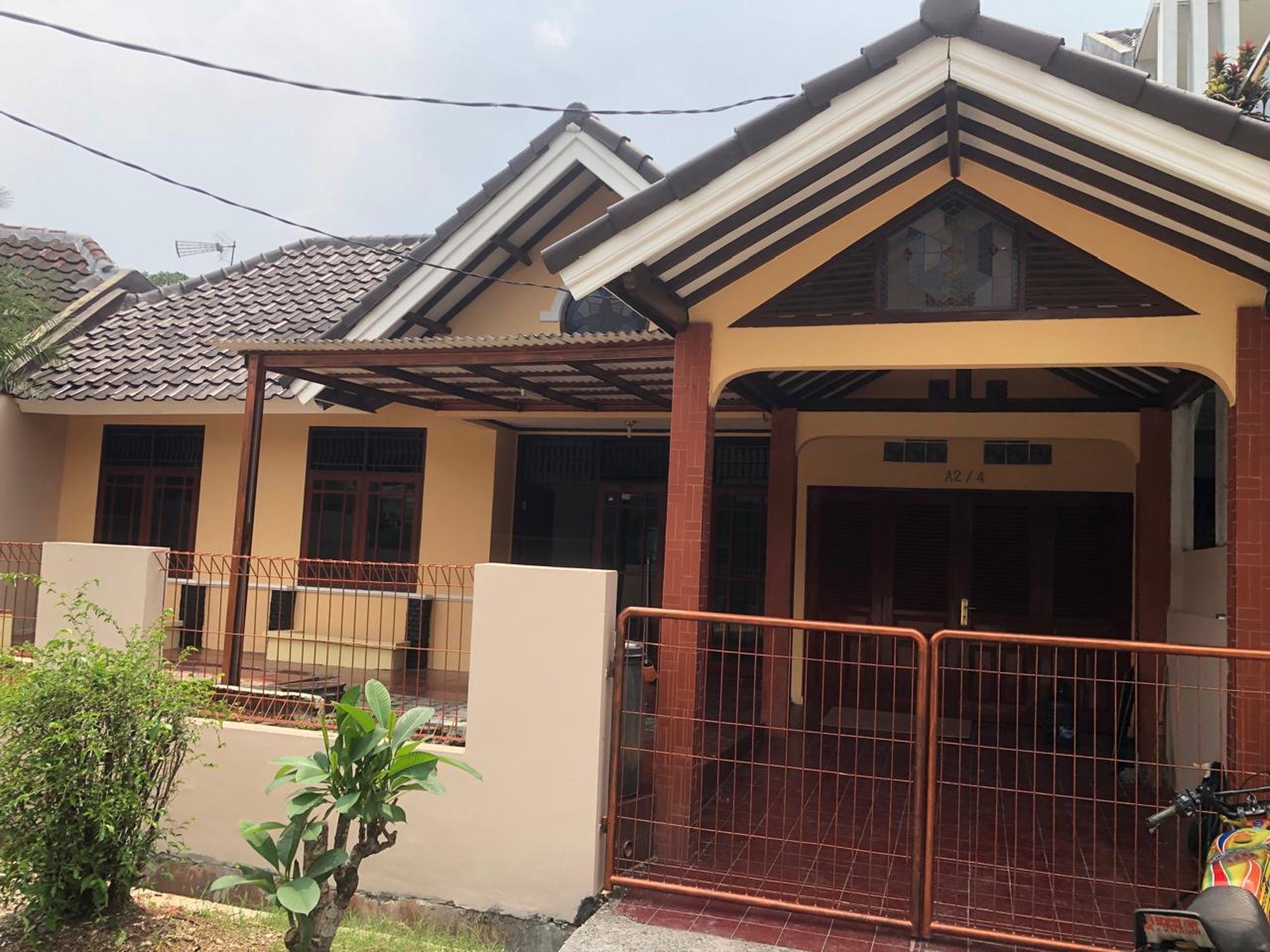 Rumah Siap Huni dengan KT 4+2 KM 2+1 Hunian Nyaman dan Asri di Ciputat
