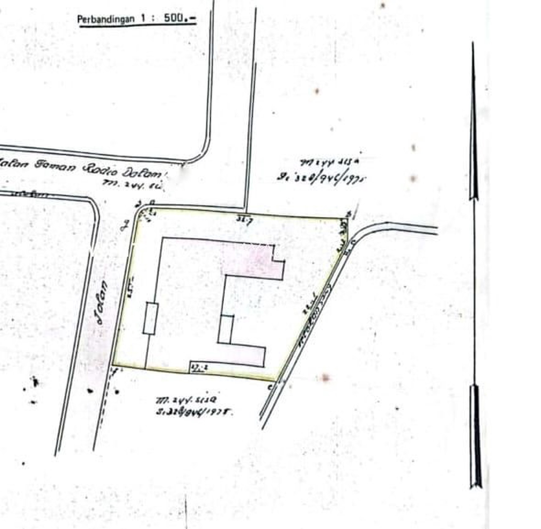 Rumah Hitung Tanah Area Taman Radio Dalam