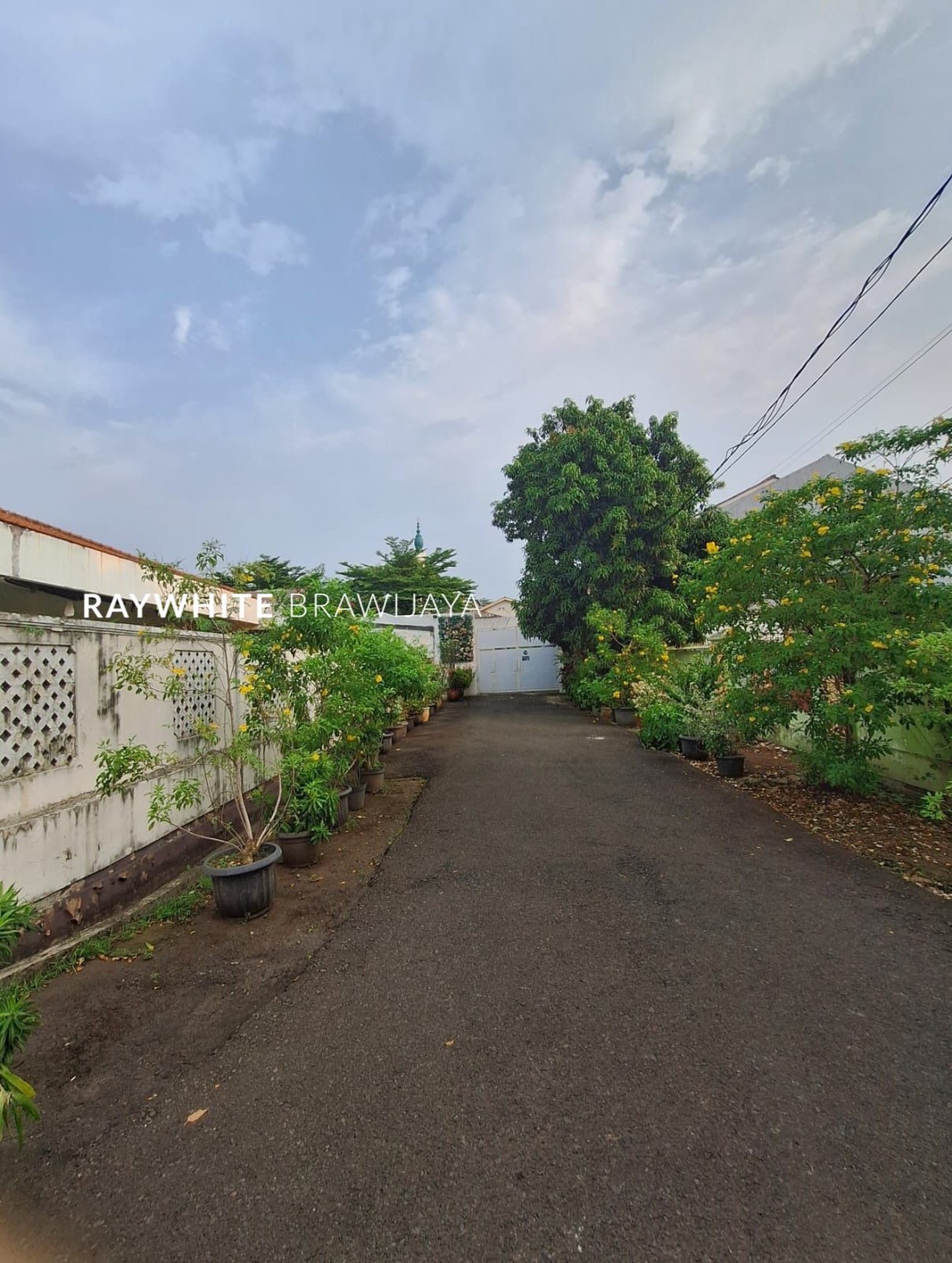 Rumah Hitung Tanah Area Taman Radio Dalam