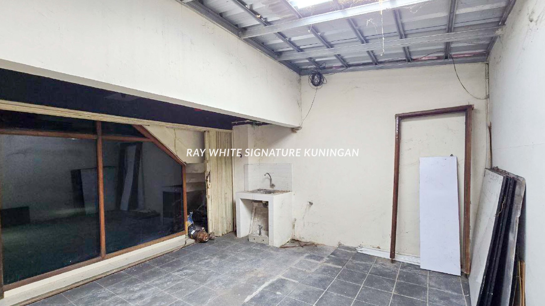 Ruko 4 Lantai di Jl Raya Pasar Minggu Cocok Untuk Kantor