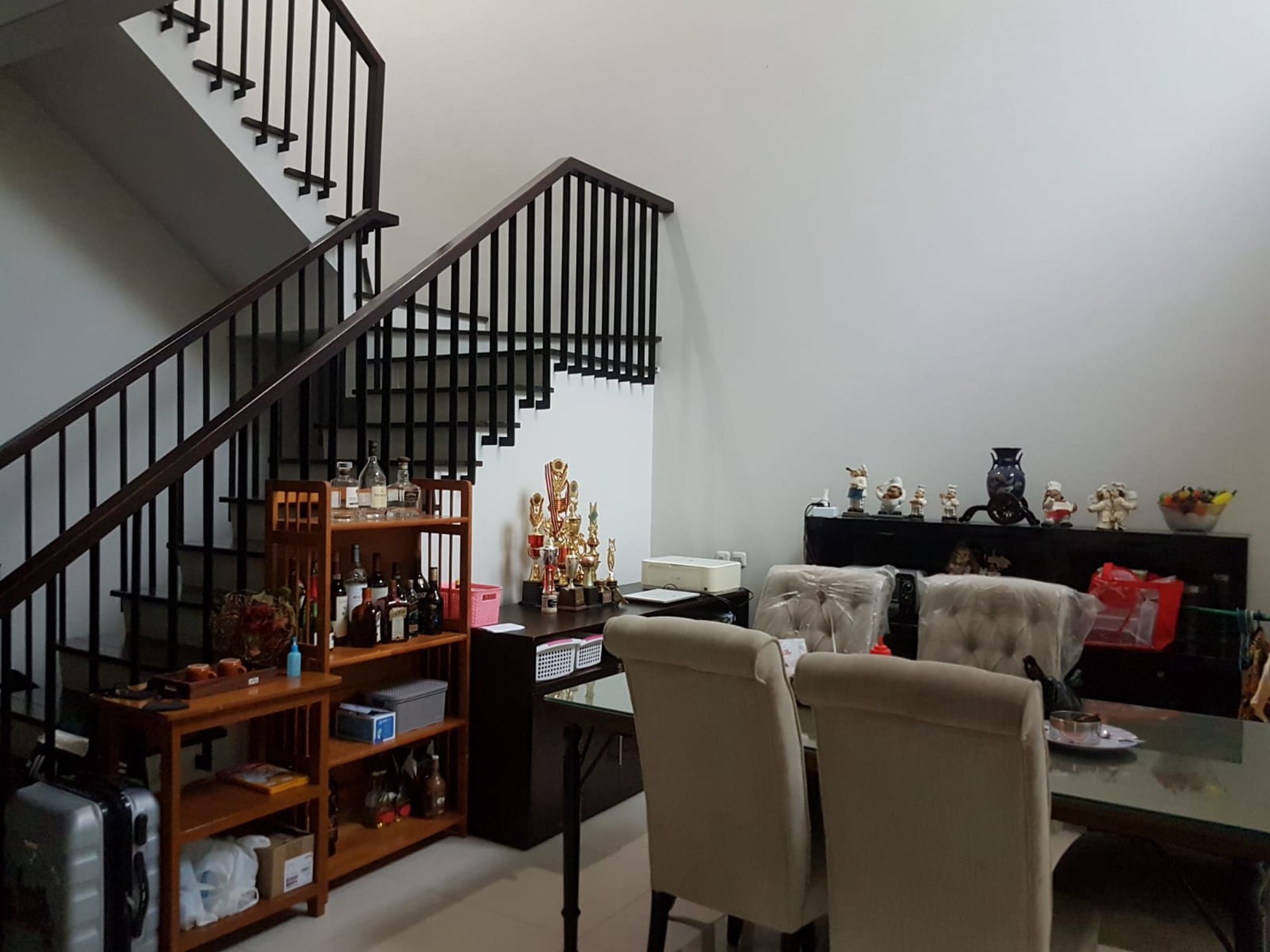 SUPER SALE !!! Rumah Mewah Eksklusif Siap Huni di Astoria Park Kenjeran Indah