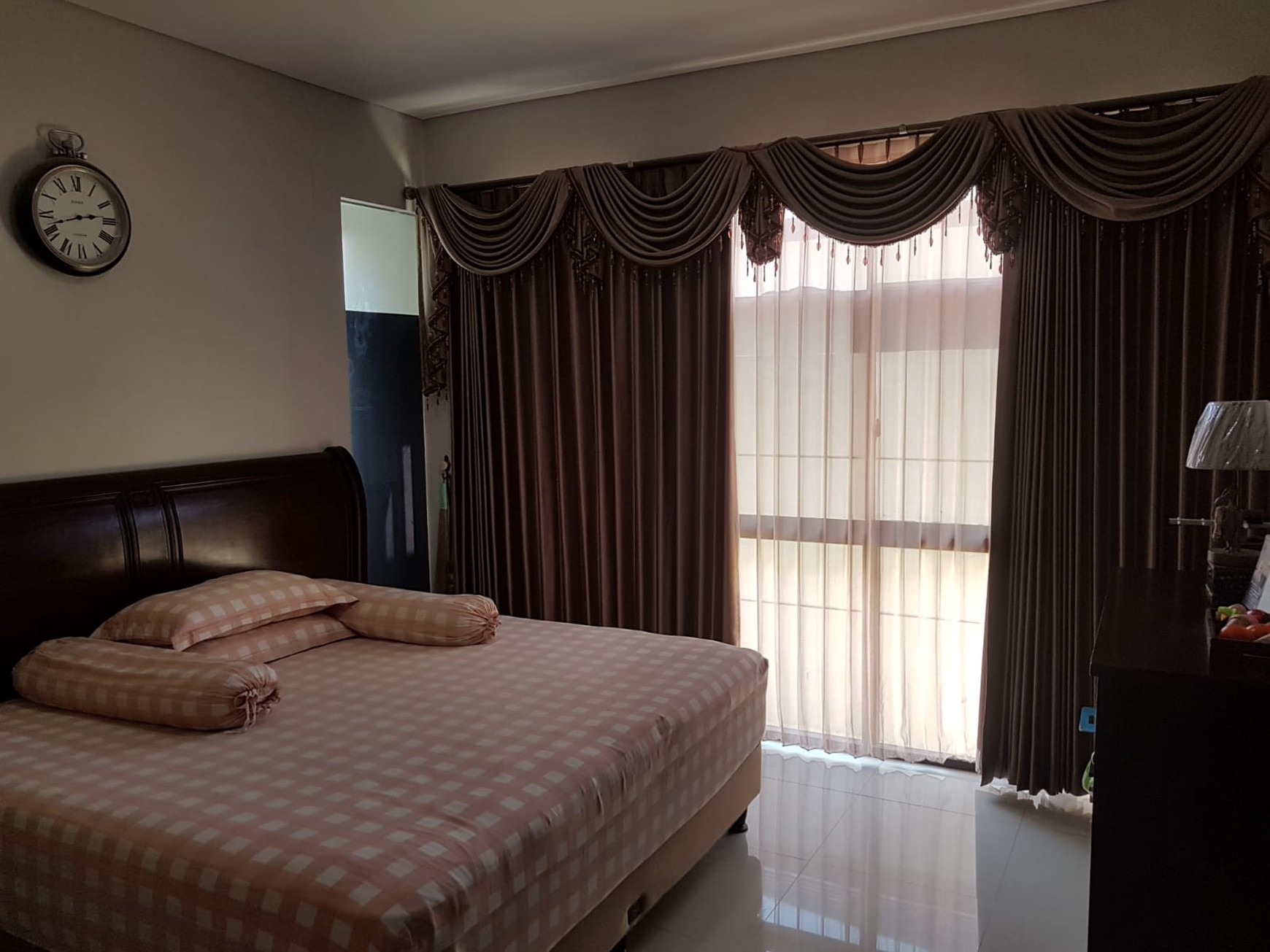 SUPER SALE !!! Rumah Mewah Eksklusif Siap Huni di Astoria Park Kenjeran Indah