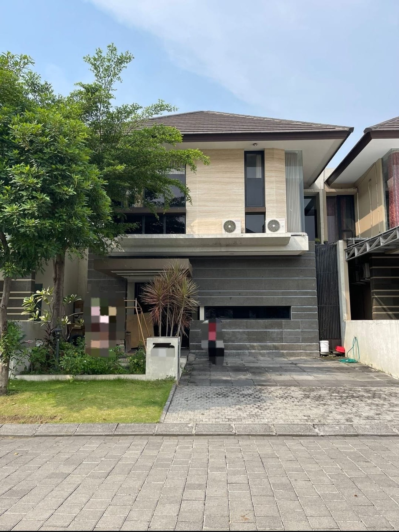 SUPER SALE !!! Rumah Mewah Eksklusif Siap Huni di Astoria Park Kenjeran Indah