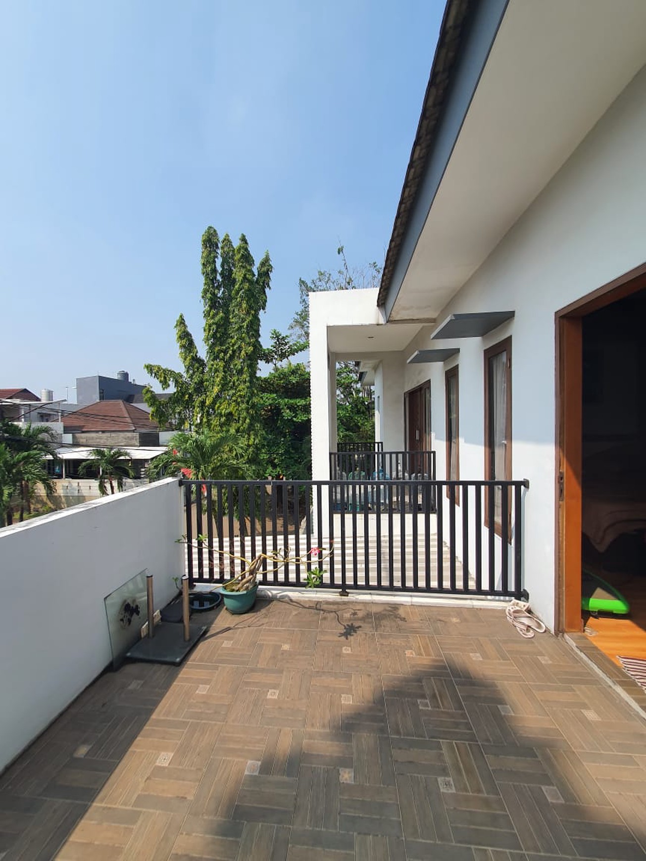 Rumah Cantik Posisi HOOK KT 5+2 KM 3 Siap Huni dengan Hunian Nyaman @Bintaro Sektor 3A