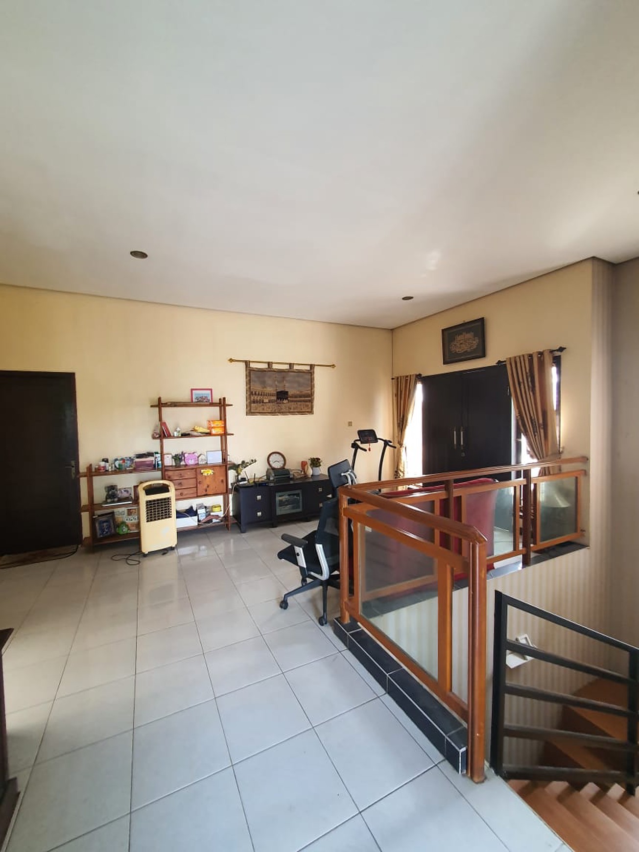 Rumah Cantik Posisi HOOK KT 5+2 KM 3 Siap Huni dengan Hunian Nyaman @Bintaro Sektor 3A