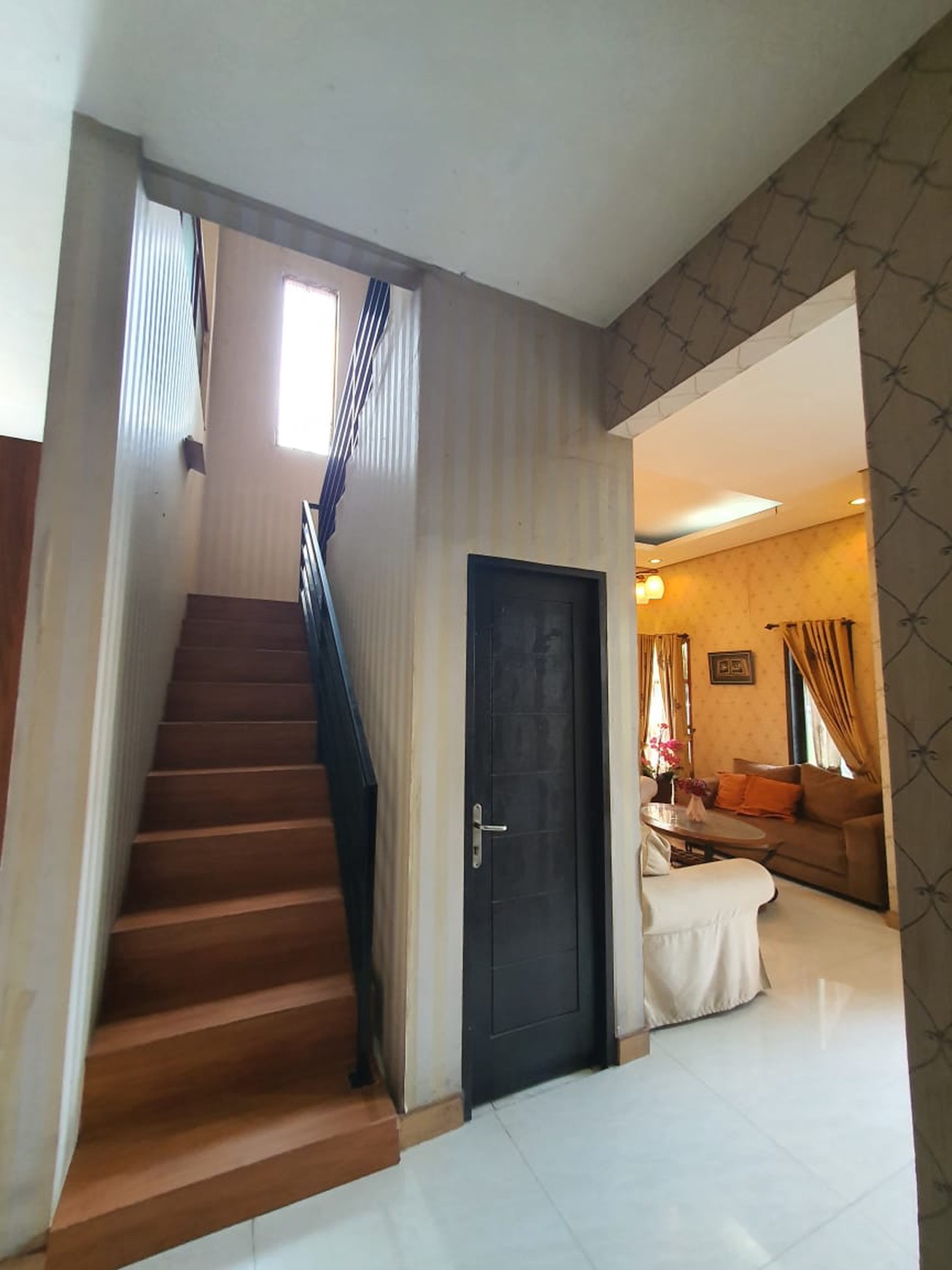 Rumah Cantik Posisi HOOK KT 5+2 KM 3 Siap Huni dengan Hunian Nyaman @Bintaro Sektor 3A