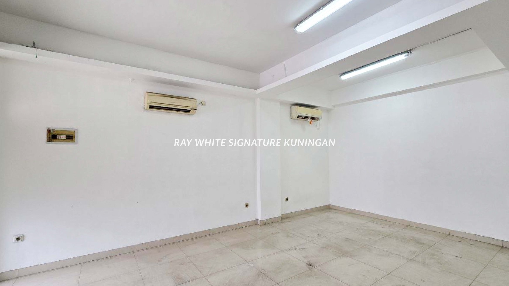 Ruko 3 Lantai Cocok Untuk Kantor, Usaha di Pasar Minggu Raya