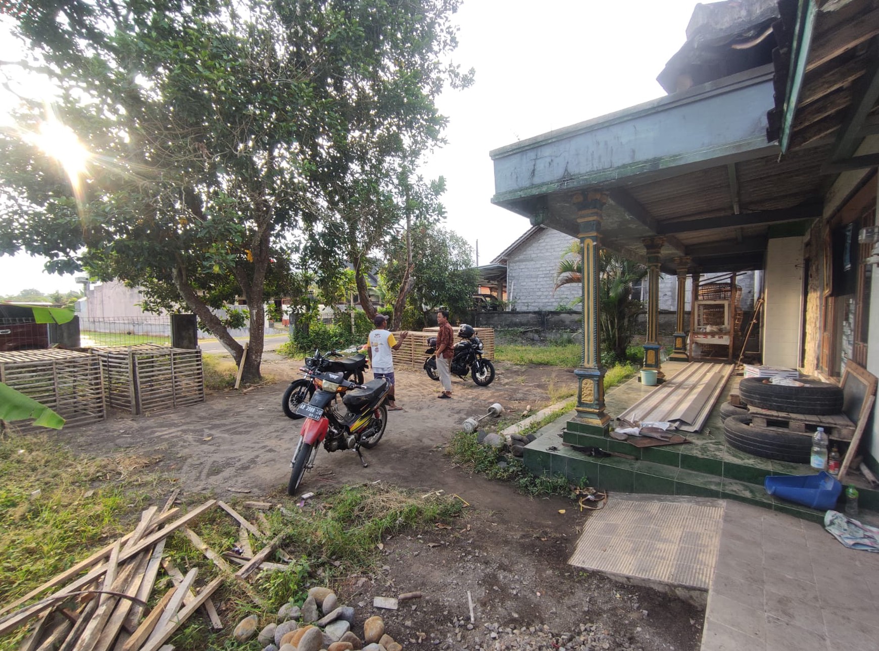 Tanah Pekarangan+Rumah 1621 Meter Persegi Lokasi Dekat Area Candi Kalasan