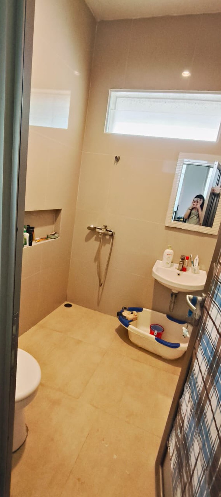 Dijual Rumah Greenland Residence - cluster Armaya - Modern 2 Lantai - Carport 2 Mobil Dekat Citraland, Pakuwon Mall Surabaya