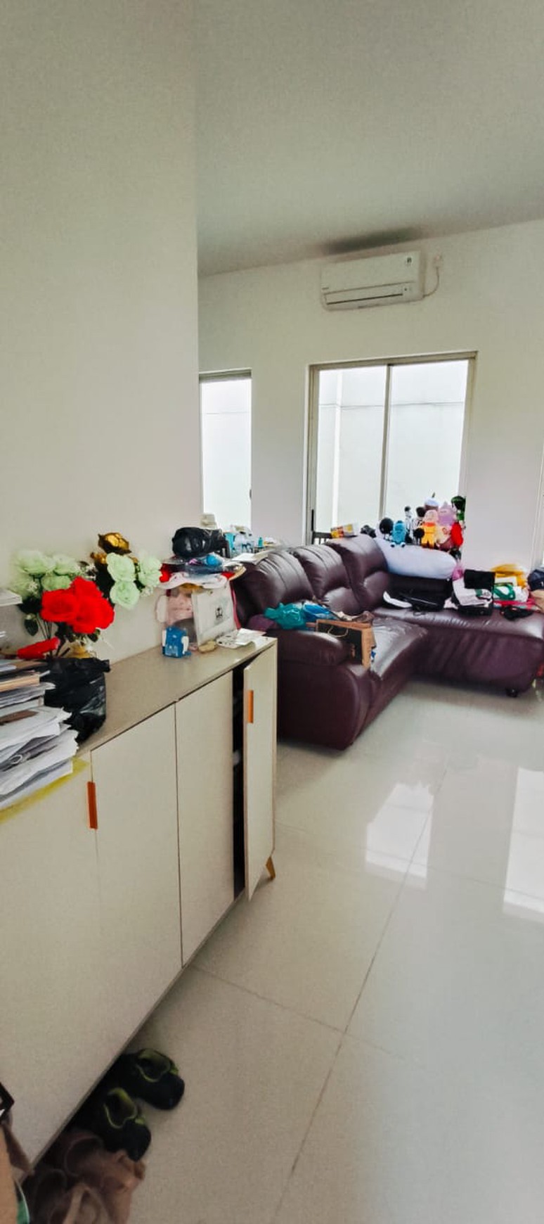 Dijual Rumah Greenland Residence - cluster Armaya - Modern 2 Lantai - Carport 2 Mobil Dekat Citraland, Pakuwon Mall Surabaya