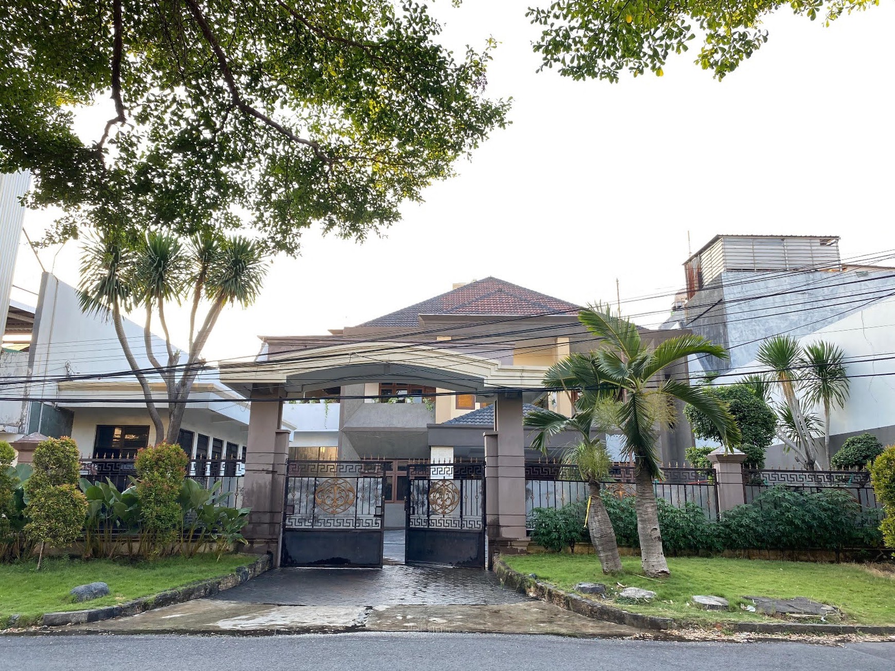 Rumah Dijual Raya Darmo Permai Mewah Dan Luas Cocok Untuk Keluarga