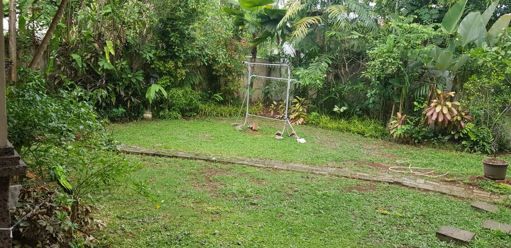 Rumah Nuansa Bali di Bali View Cirendeu Ciputat