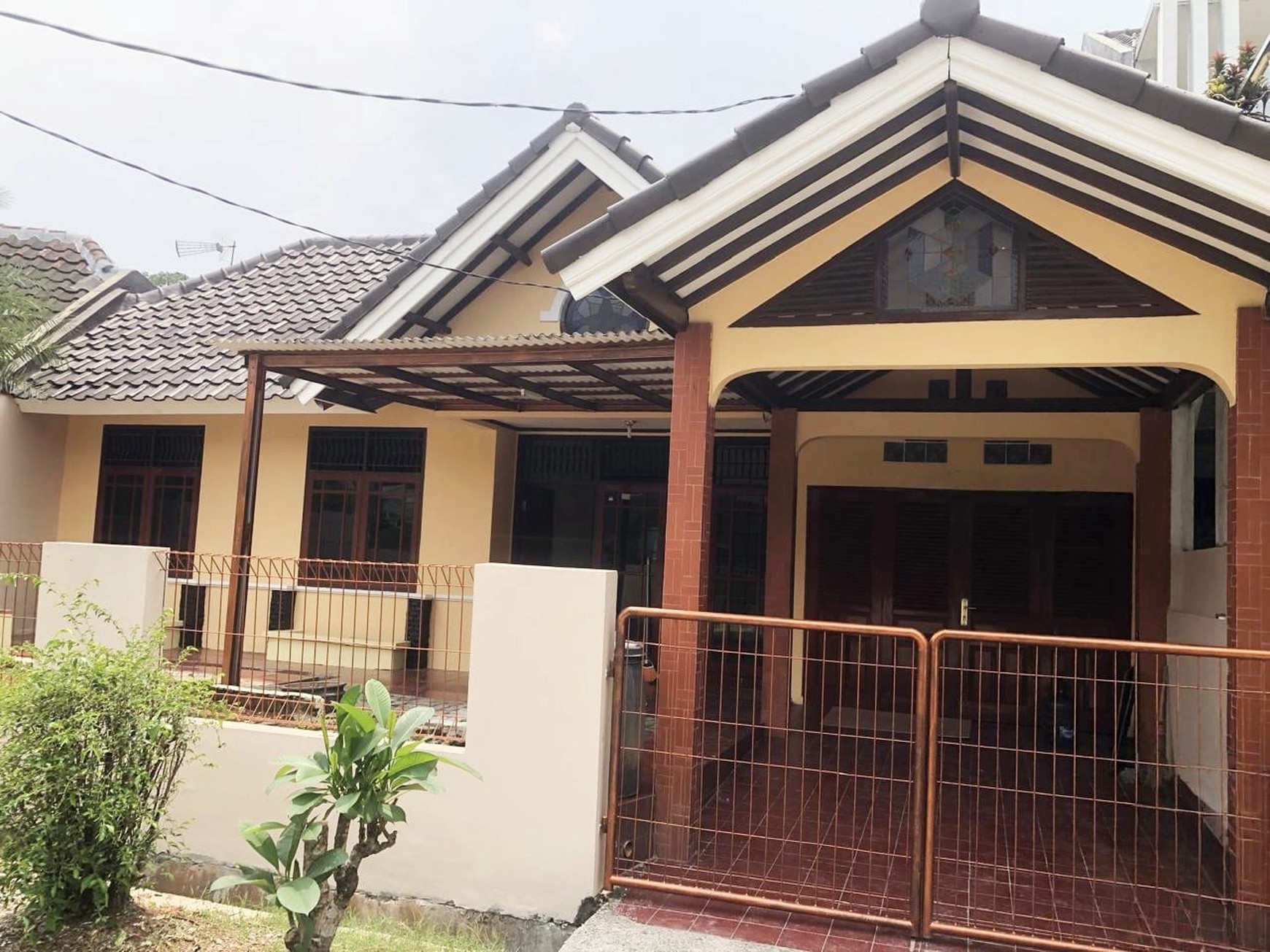 Rumah 1 Lantai, Bebas banjir, Lokasi Strategis dekat ST. Sudimara