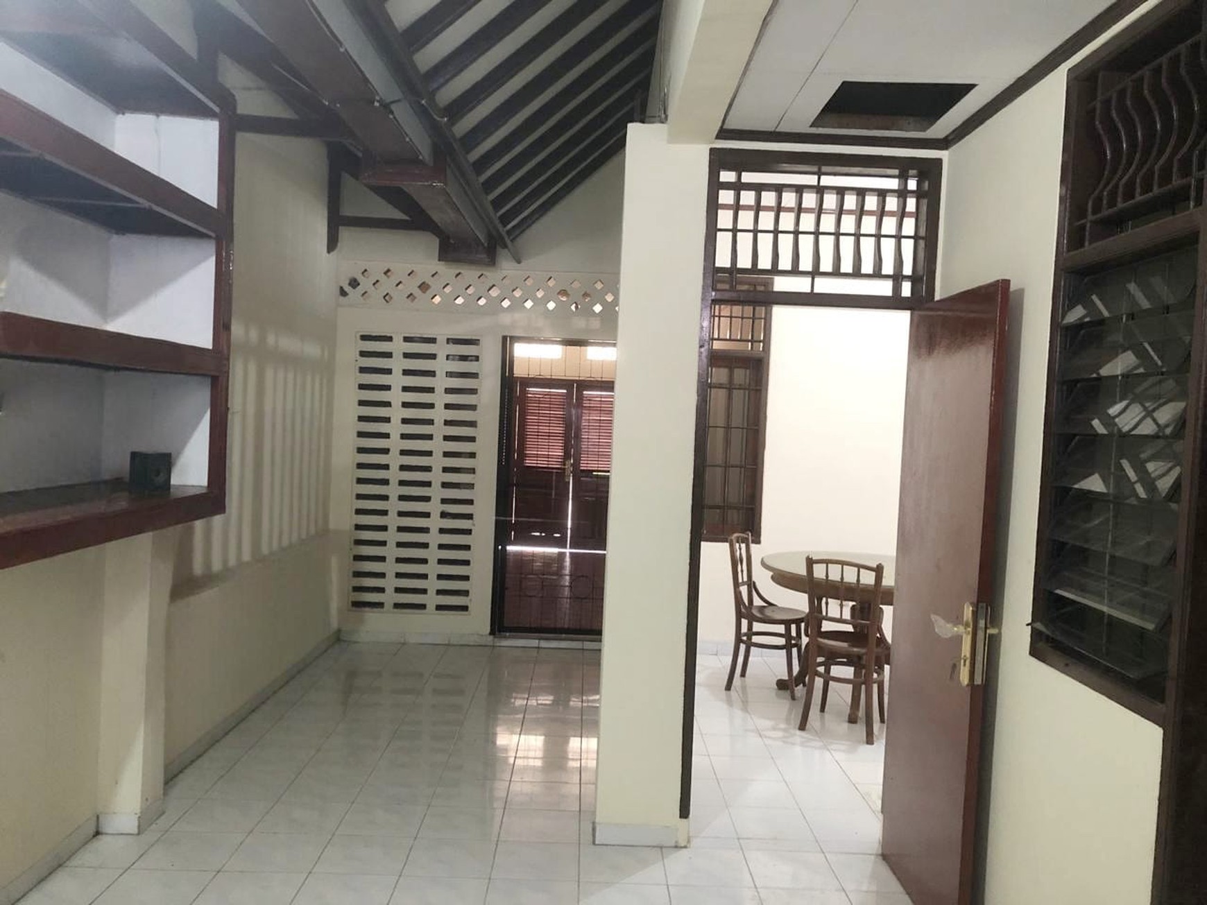 Rumah 1 Lantai, Bebas banjir, Lokasi Strategis dekat ST. Sudimara