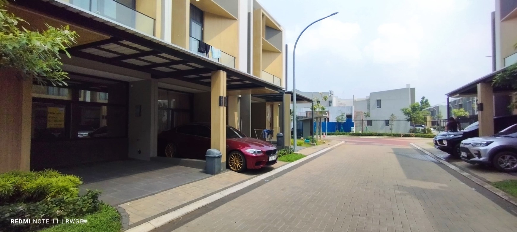 disewa rumah siap huni rapih bersih terawat strategis di tanahkayu bsd city