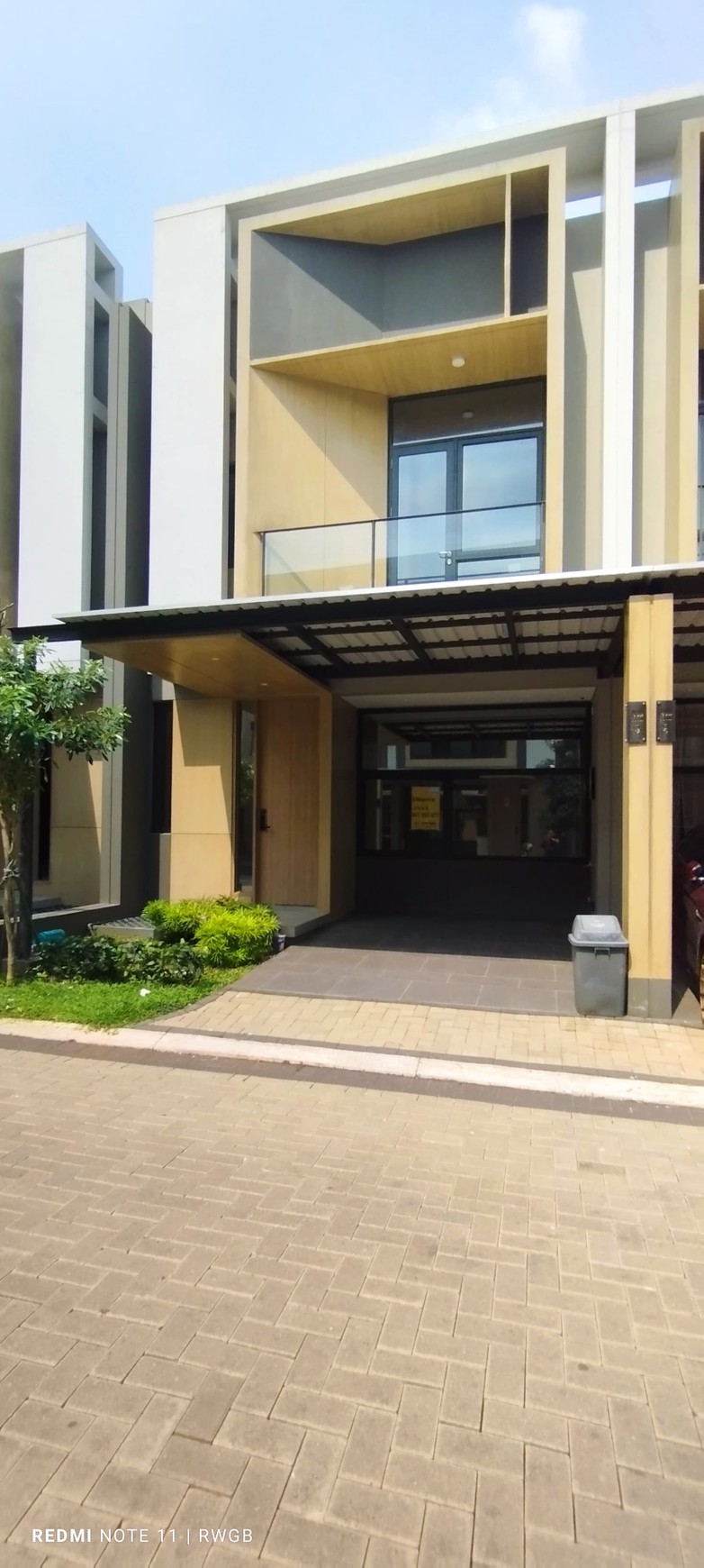 disewa rumah siap huni rapih bersih terawat strategis di tanahkayu bsd city