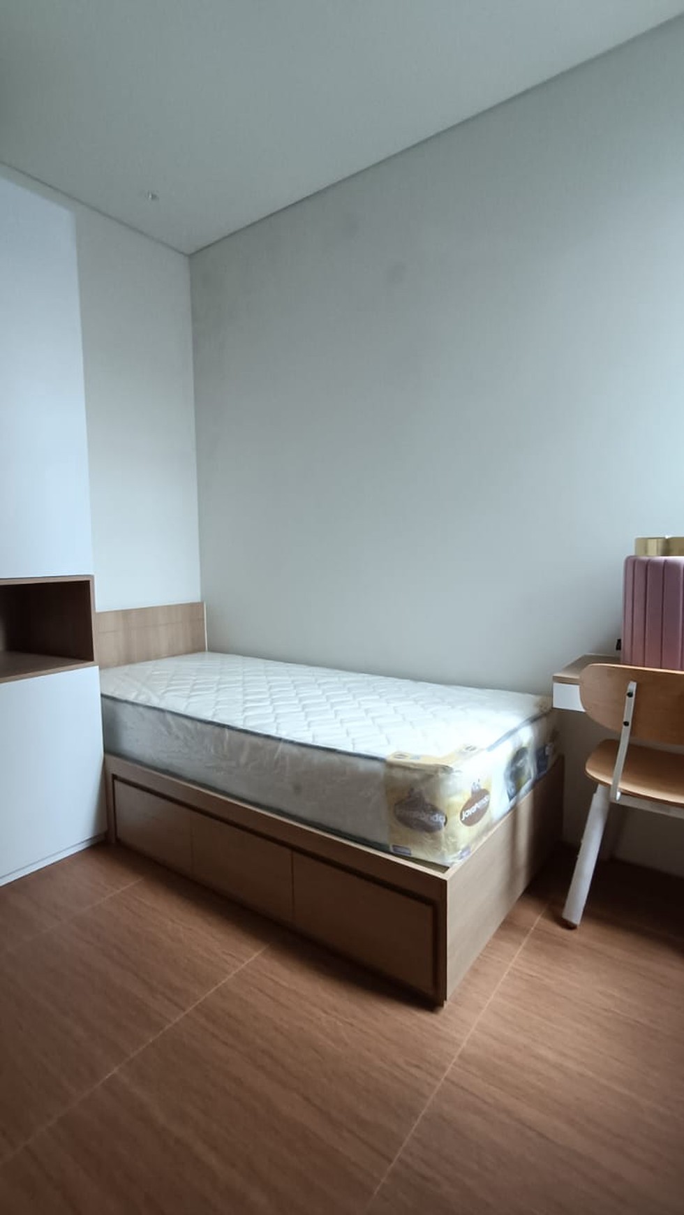 disewa rumah siap huni rapih bersih terawat strategis di tanahkayu bsd city