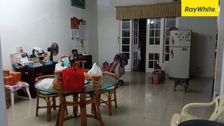 Dijual Rumah 2 lantai di Villa Sentra Raya Citraland Surabaya