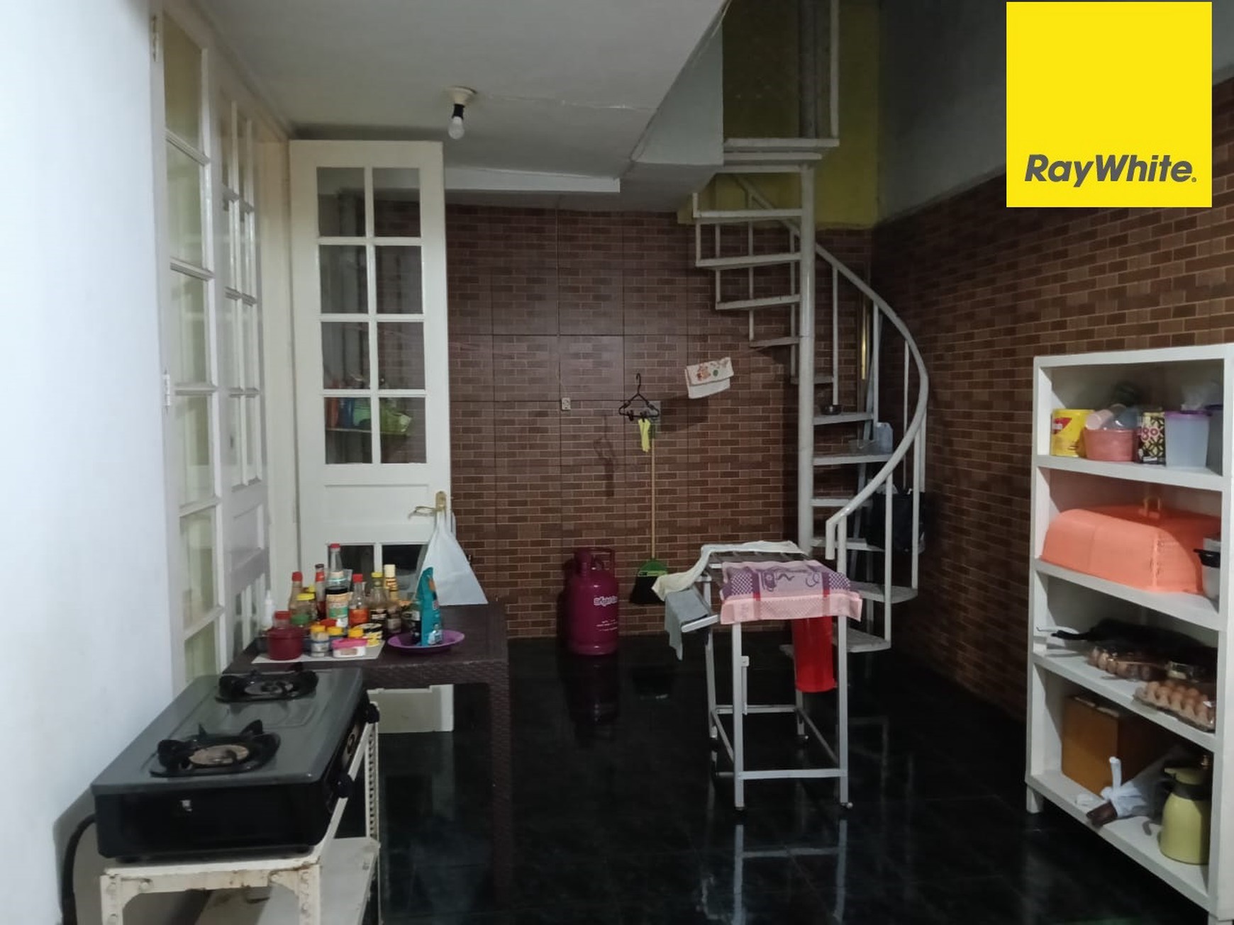 Dijual Rumah 2 lantai di Villa Sentra Raya Citraland Surabaya