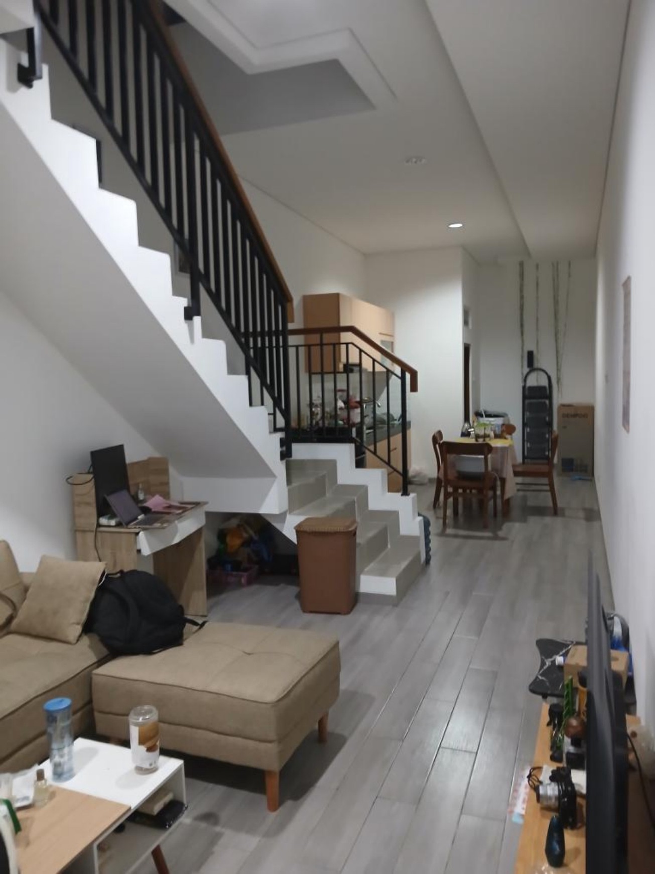 Dijual rumah minimalis 3 Lantai di Kedoya Selatan Jakarta Barat