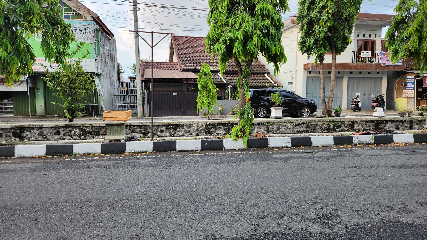 Ruko 2 Lantai di Jl. Selokan Mataram, Sinduadi, Mlati, Sleman.