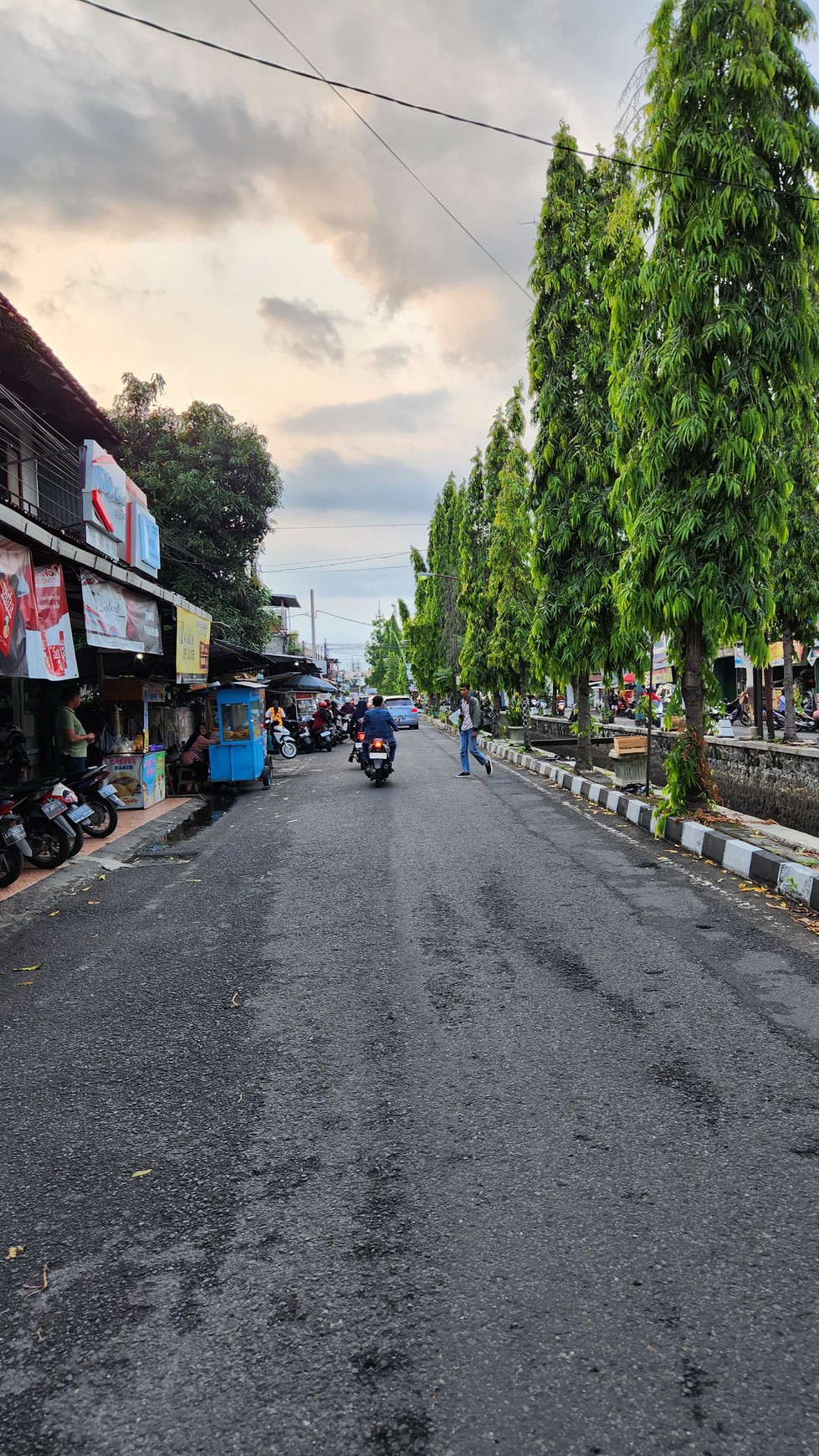 Ruko 2 Lantai di Jl. Selokan Mataram, Sinduadi, Mlati, Sleman.