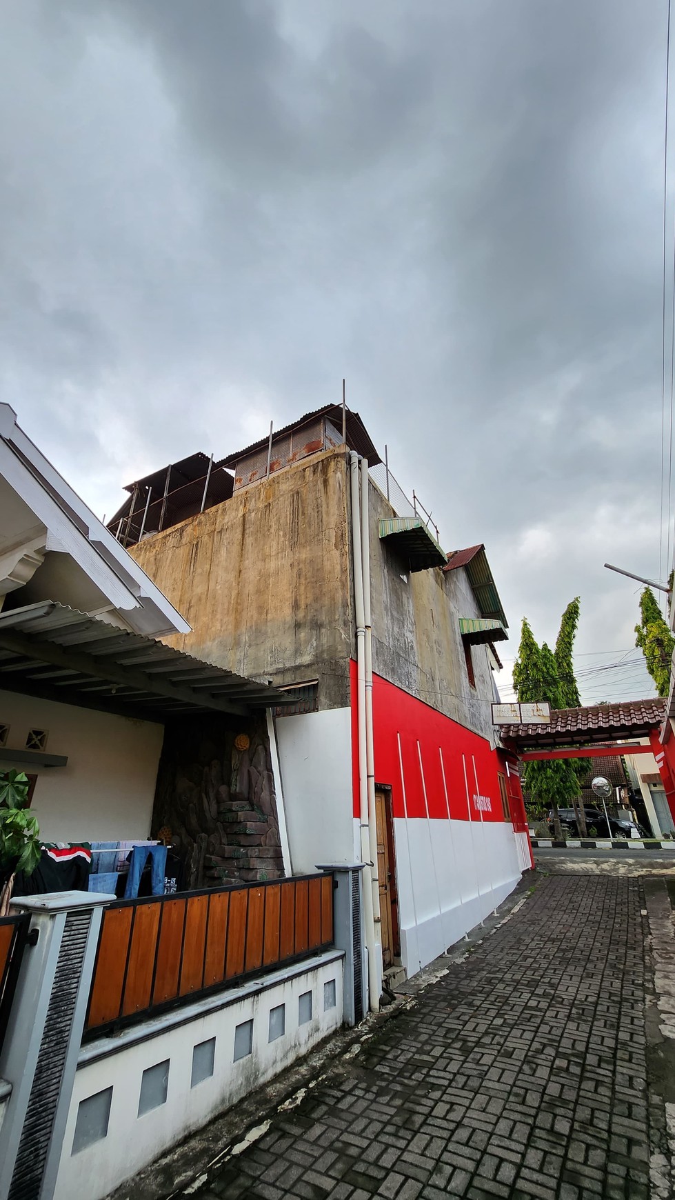 Ruko 2 Lantai di Jl. Selokan Mataram, Sinduadi, Mlati, Sleman.