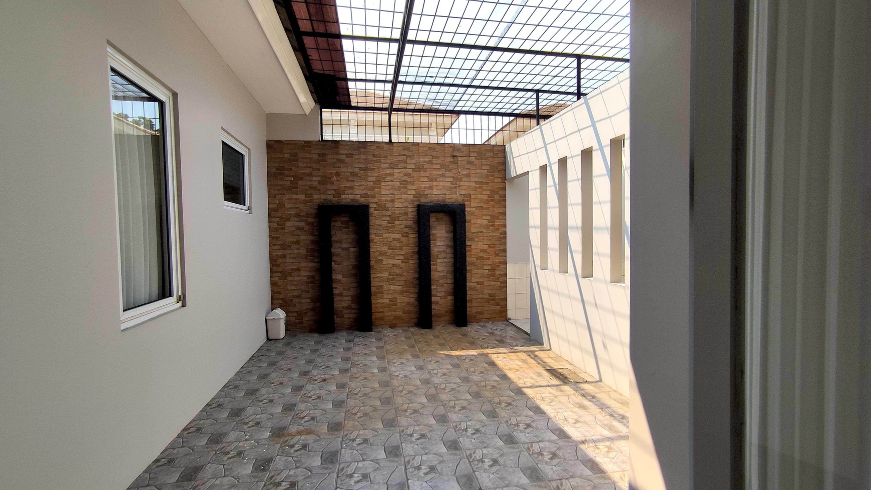 Rumah D'Oakwood Cluster Lippo Cikarang Di Tengah Pusat