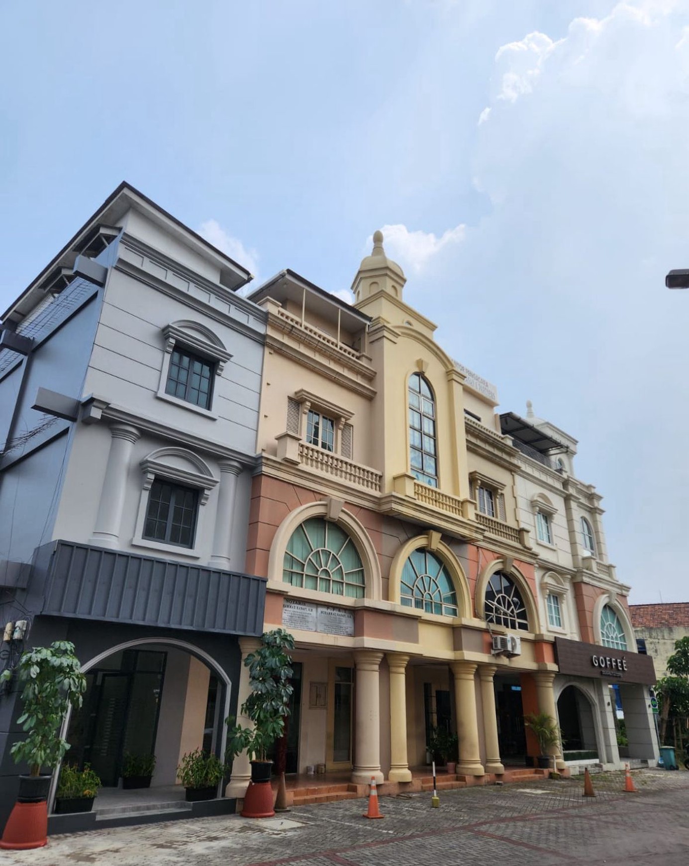 Ruko Siap Pakai 4 Tingkat dan Lokasi Strategis di Kebayoran Baru, Jakarta Selatan