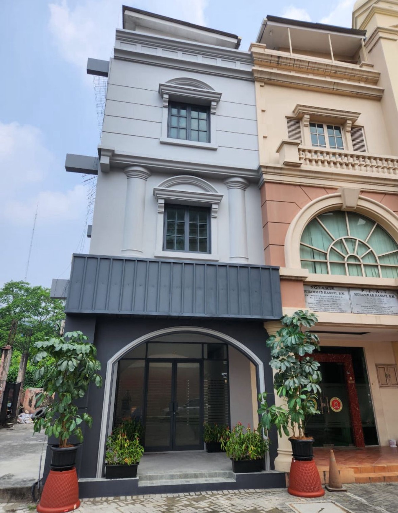 Ruko Siap Pakai 4 Tingkat dan Lokasi Strategis di Kebayoran Baru, Jakarta Selatan
